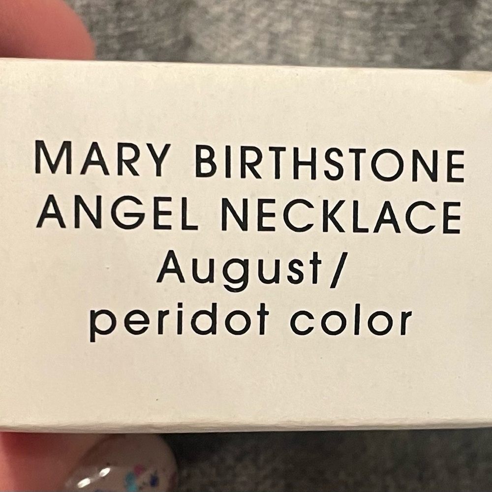 Mary Birthstone Angel Necklace August Peridot gColor Avon Filigree - Picture 4 of 5